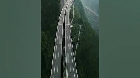 Amazing engineering: Stunning aerial view of Yaxi expressway in SW China - DayDayNews