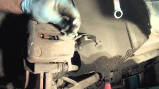 SAAB 900 - Changing/Replacing Front Brake Pads, New Style 1997 Saab 900 Brake Fitting Size