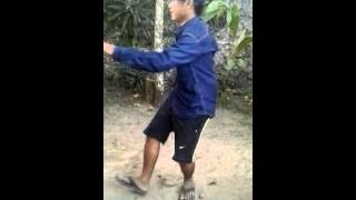 Joget ala pencak silat lucu bnget..