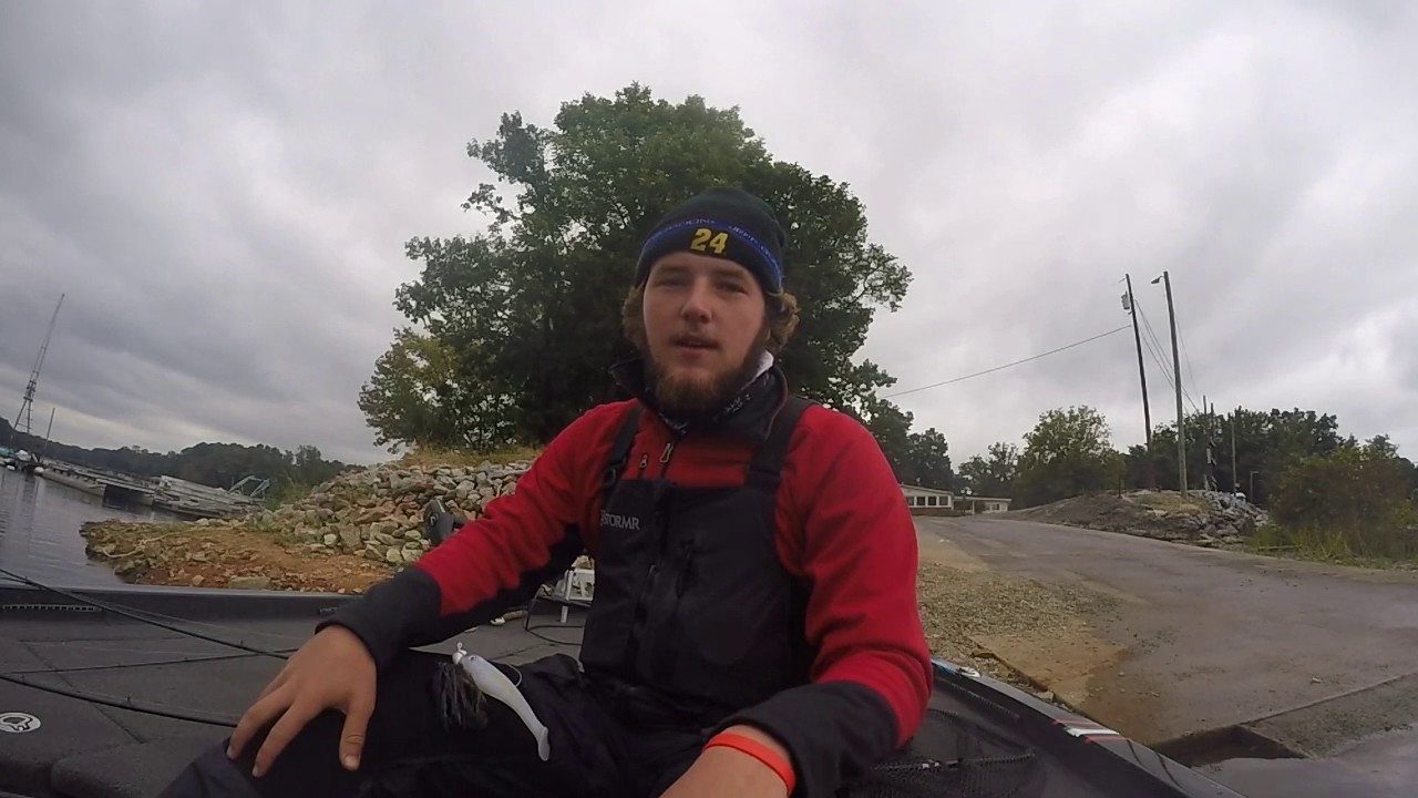 Kentucky Lake offshore fishing in the fall - YouTube