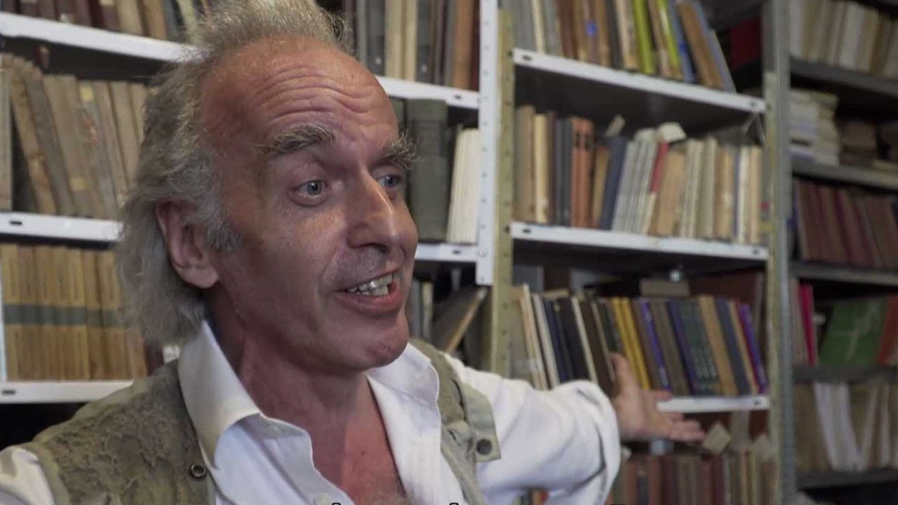 הקרב על היידיש: בעל הספרייה שמתעקש לשמר את השפה