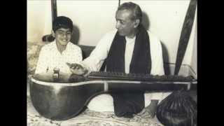 Veena: mysore v doreswamy iyengar raaga: shankaraabharana composer:
purandara dasaru pogaadhirelo ranga baagilindhaachege bhaagavatharu
ka...