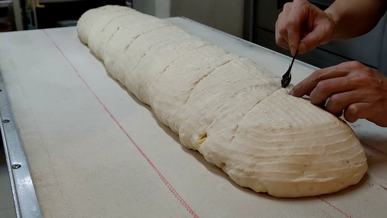 巨無霸德腸起司法國麵包製作-貝克里烘焙/Amazing Giant Baguette Bread Stick Making -台灣街頭美食