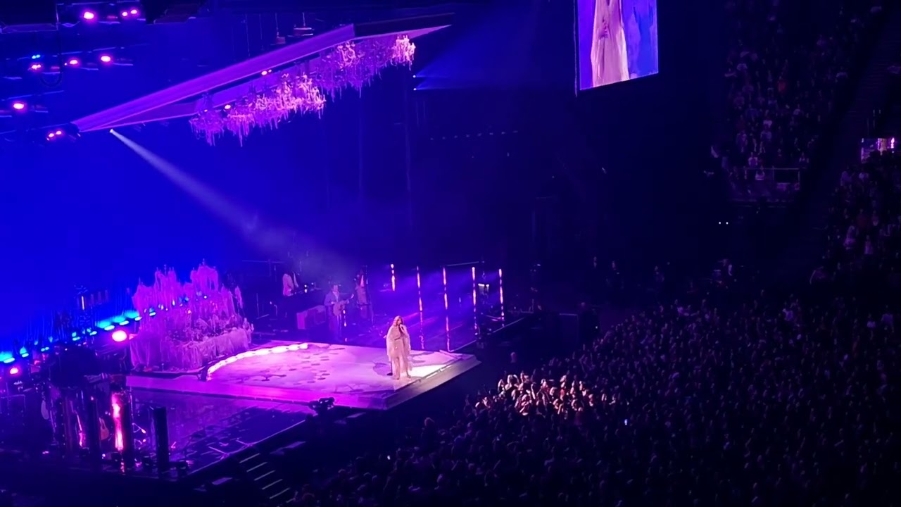 Florence and The Machine ( Florence + The Machine) - Free, live, Accor Arena ( Bercy ), Paris, 2022