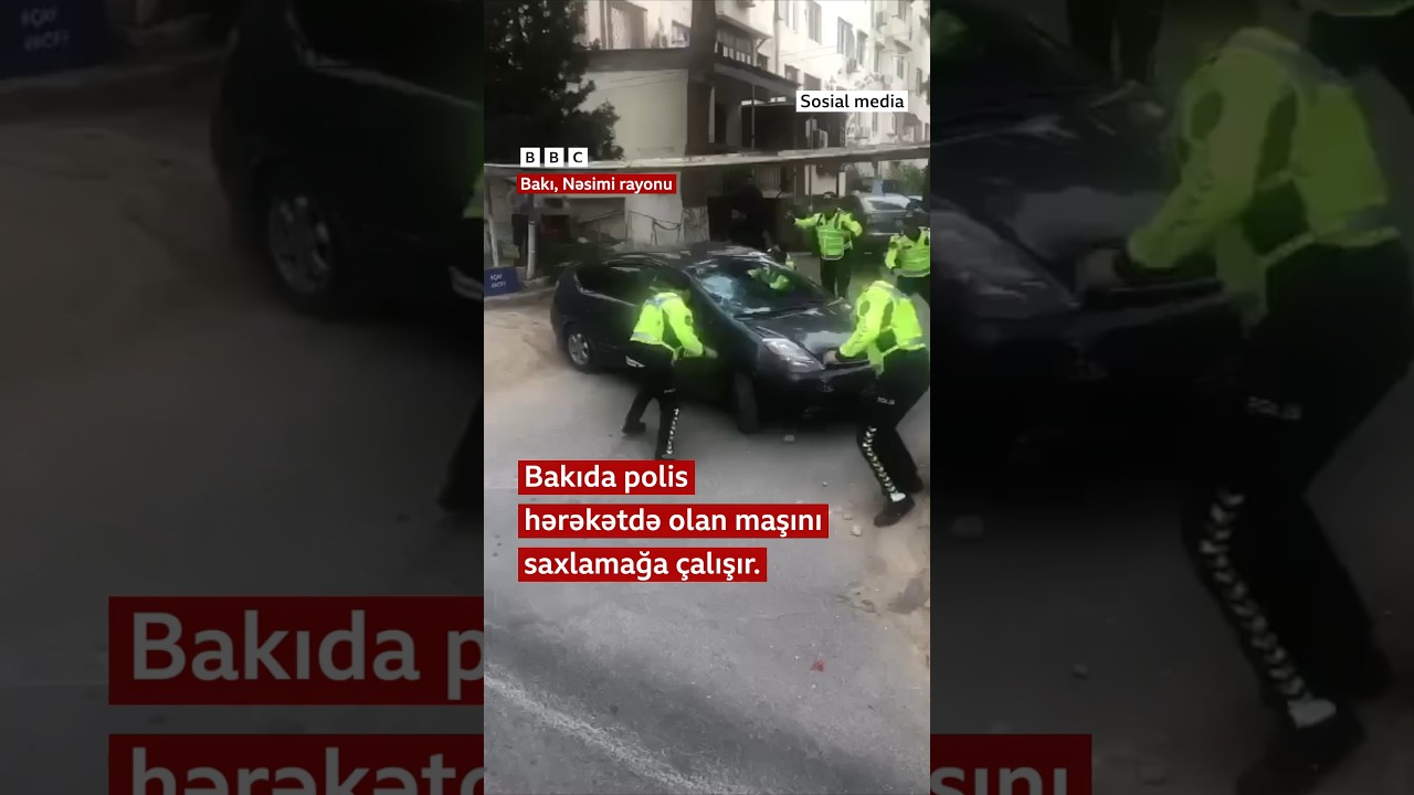 Bakıda polis hərəkətdə olan maşını saxlamağa &ccedil;alışır