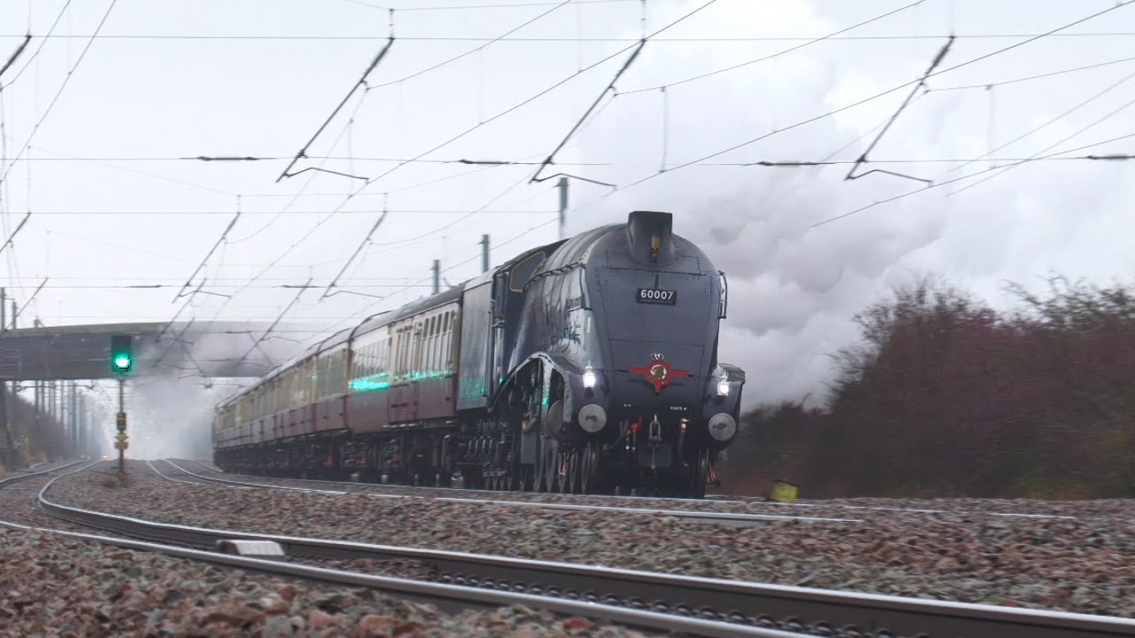 60007 'Sir Nigel Gresley' - Fast Line up Stoke Bank at 67mph - The Christmas White Rose - 15/11/25