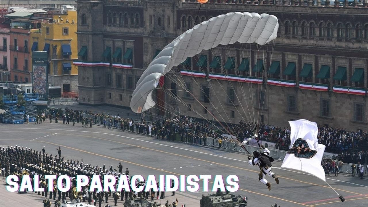 Salto de caída libre a 6,000 pies de altura sobre el Zócalo de la CDMX, Desfile Militar 2021