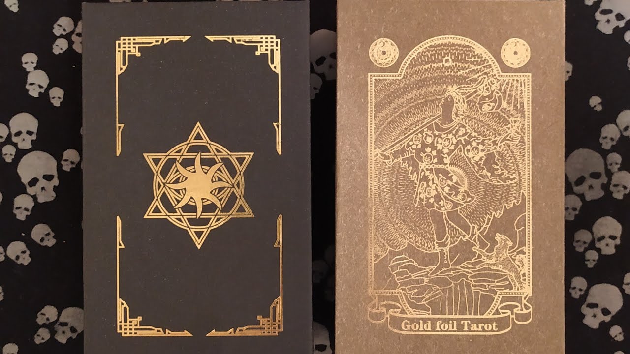 Обзор пластиковых классических колод. Gold foil Tarot.
