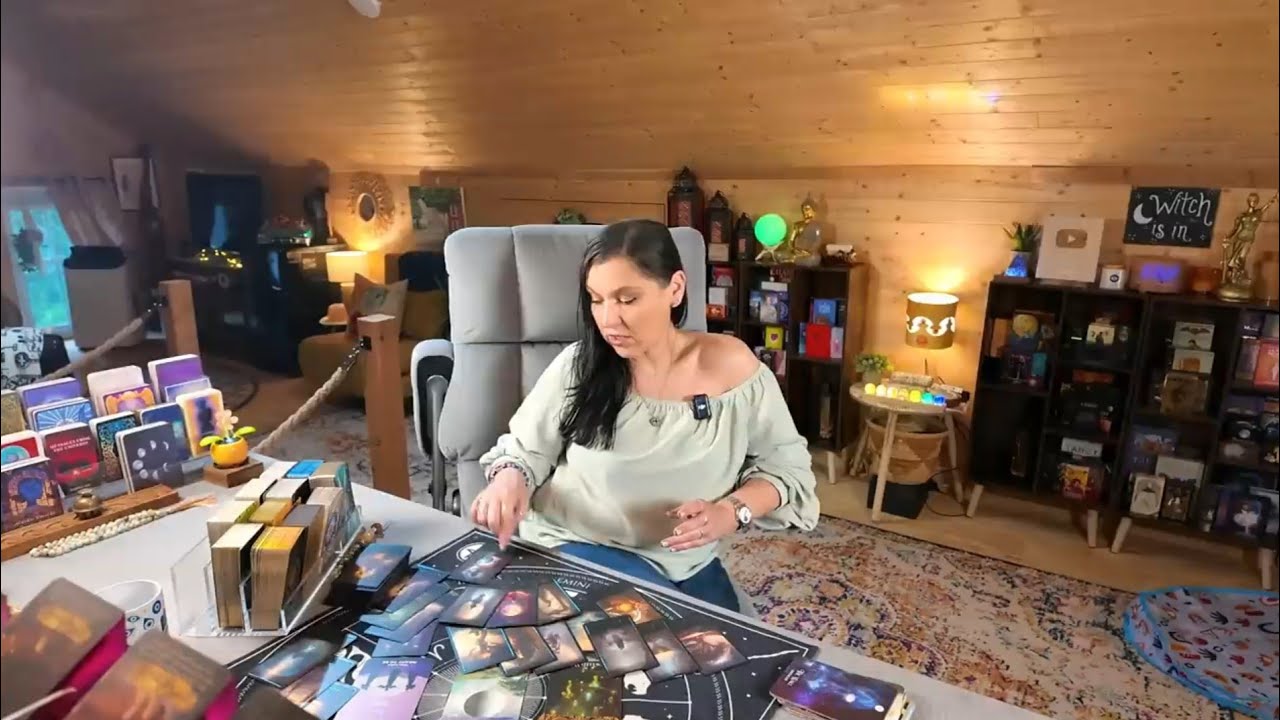 All Signs Tarot 🌕 New Moon in Leo Messages 🌕 July 2025