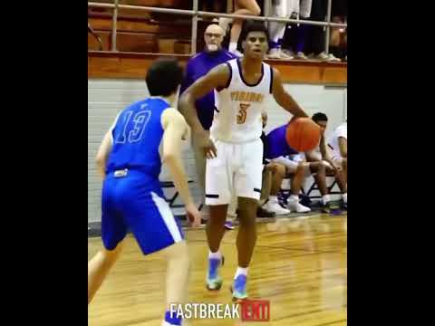 Bro was like that 😳🔥 (via @maxpreps/IG, @fastbreakent/IG)