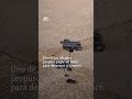 Oficiales desarman a un hombre con un dron: le quitan un cuchillo de las manos
