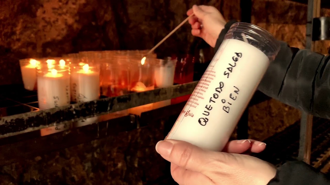 Vela Encendida Ofrenda Santina