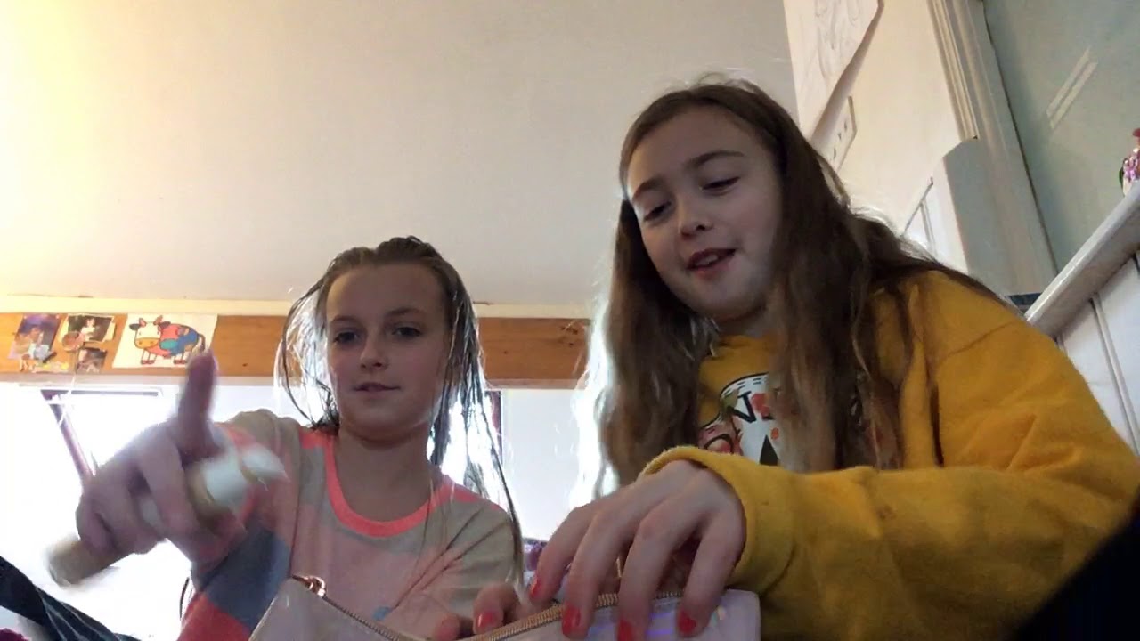 Makeup tutorial ft Maisie - YouTube