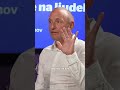 Prihodnost z umetno inteligenco? Poklic vodovodarja ni ogrožen.