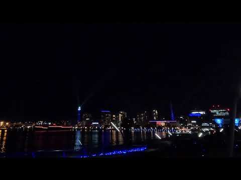 横浜みなとみらいが光で彩られる!大さん橋から眺める幻想的な夜景   A Magical Night View from Yokohama Osanbashi Pier.