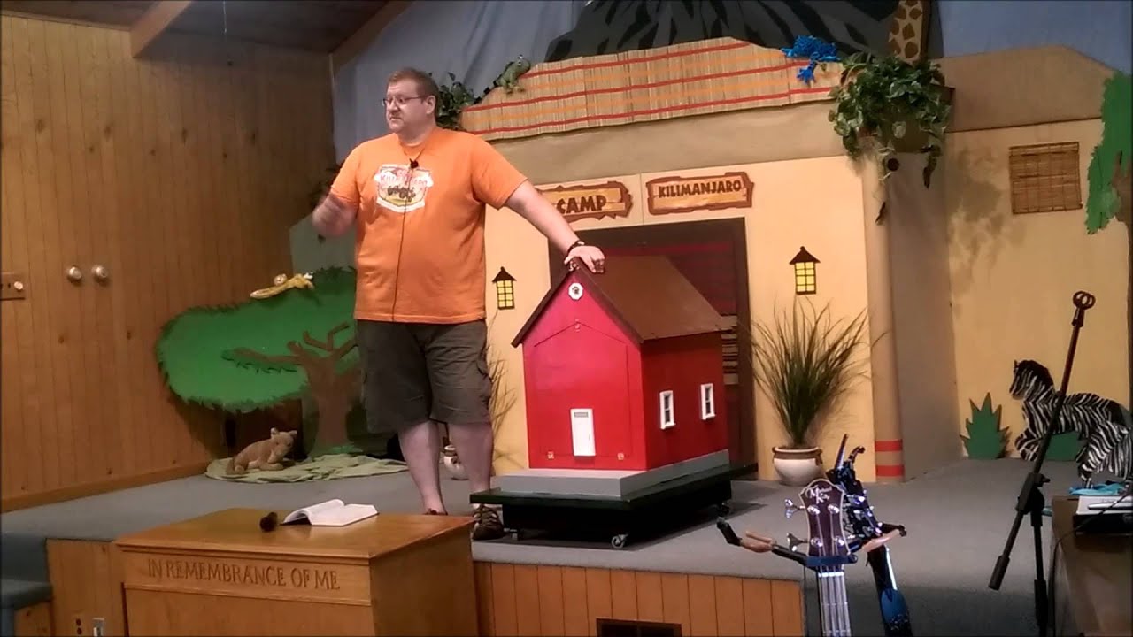 Doll House Illusion - YouTube