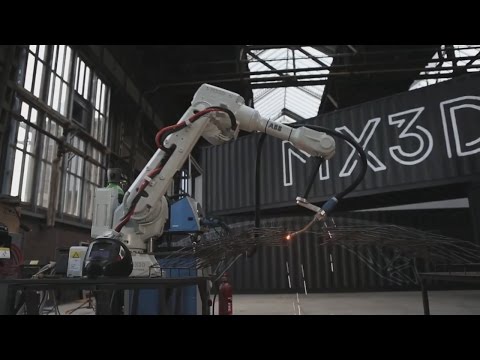 Video: Amsterdam Prevede Di Creare Un Ponte In Acciaio Utilizzando Stampanti 3D