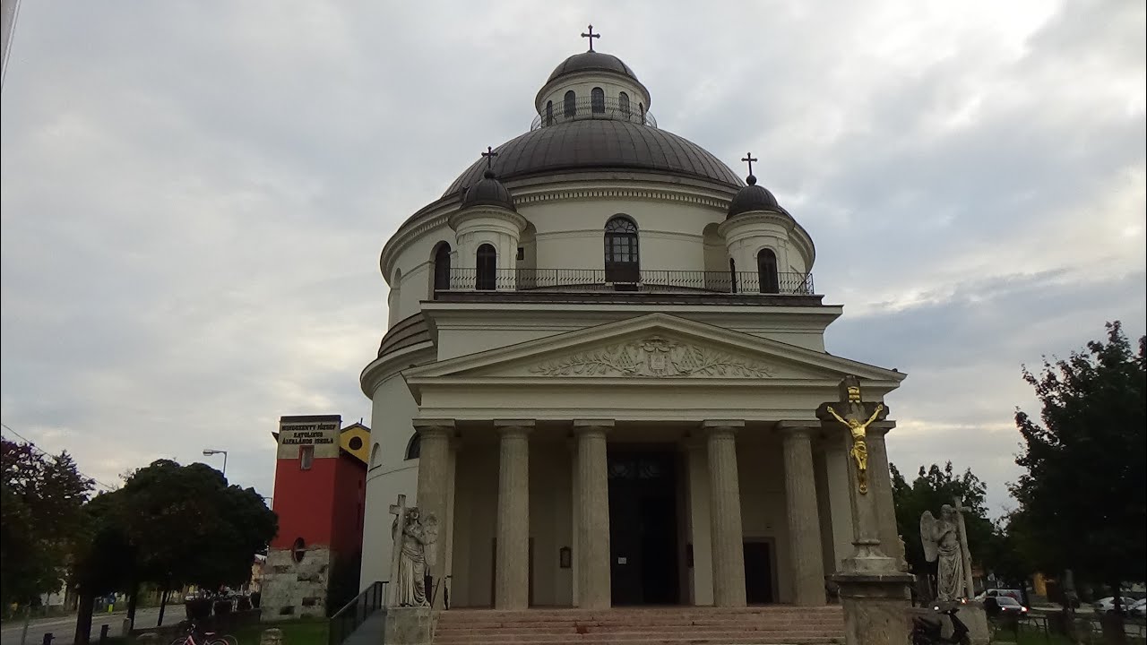 Esztergom(H) A Szent Anna kerektemplom harangjai