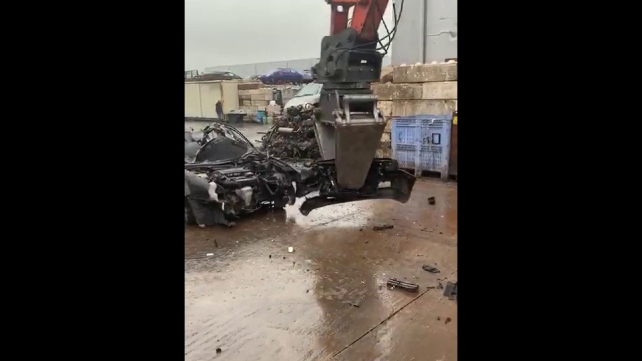 Auto dismantler in action 1 YouTube