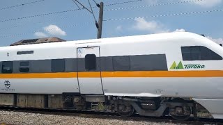 𝟮𝟬𝟮𝟰.𝟬𝟳.𝟭𝟲⠀𝗧𝗘𝗠𝗨𝟭𝟬𝟬𝟬型傾斜式電聯車⠀⠀太魯閣 試運轉 𝟴𝟳𝟴𝟳次 海線 往新左營 大村南通過