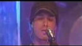 Enrique Iglesias - Addicted (live)