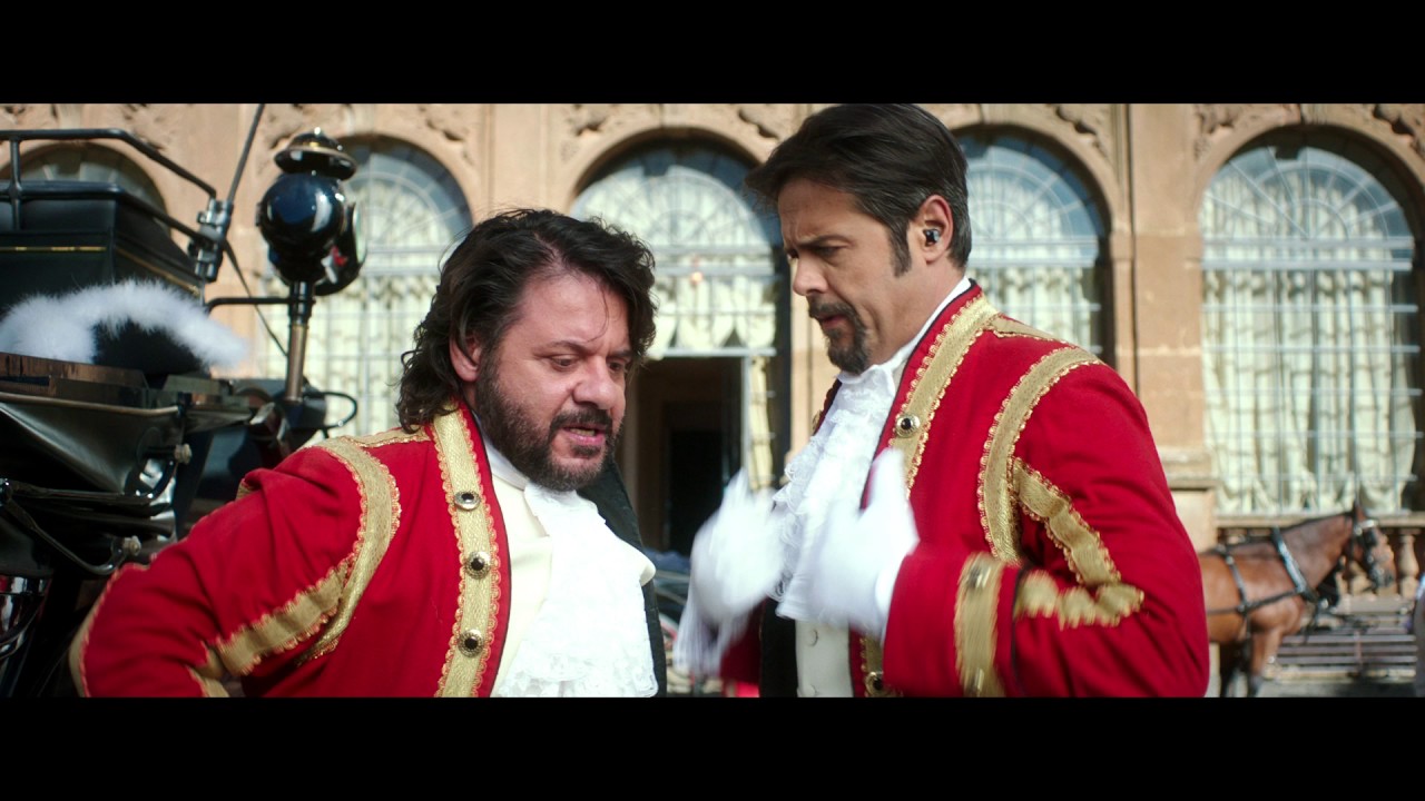 Natale A Londra Dio Salvi La Regina Trailer