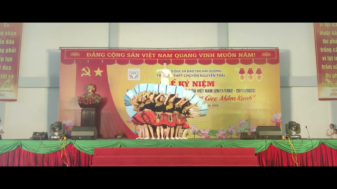 [11 SINH - CÔ GIÁO BẢN EM - HỘI DIỄN VĂN NGHỆ THPT CHUYÊN NGUYỄN TRÃI 20/11 2022]