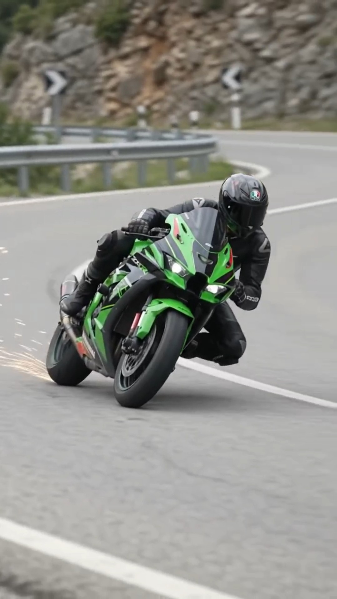 🏍️ Kawasaki ZX-10R Exhaust Sound and Flames#automobile#traffic