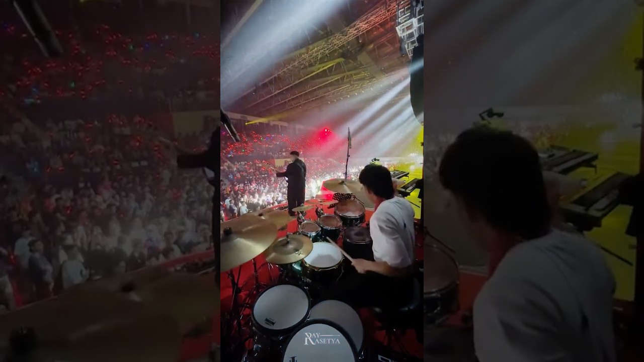 Watch Ray Prasetya with JKT48 Fullhouse Concert (Opening) on YouTube Watch Ray Prasetya with JKT48 Fullhouse Concert (Opening) on YouTube