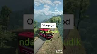 BUS PUTAR BALIK DI TENGGAH2 JURANG