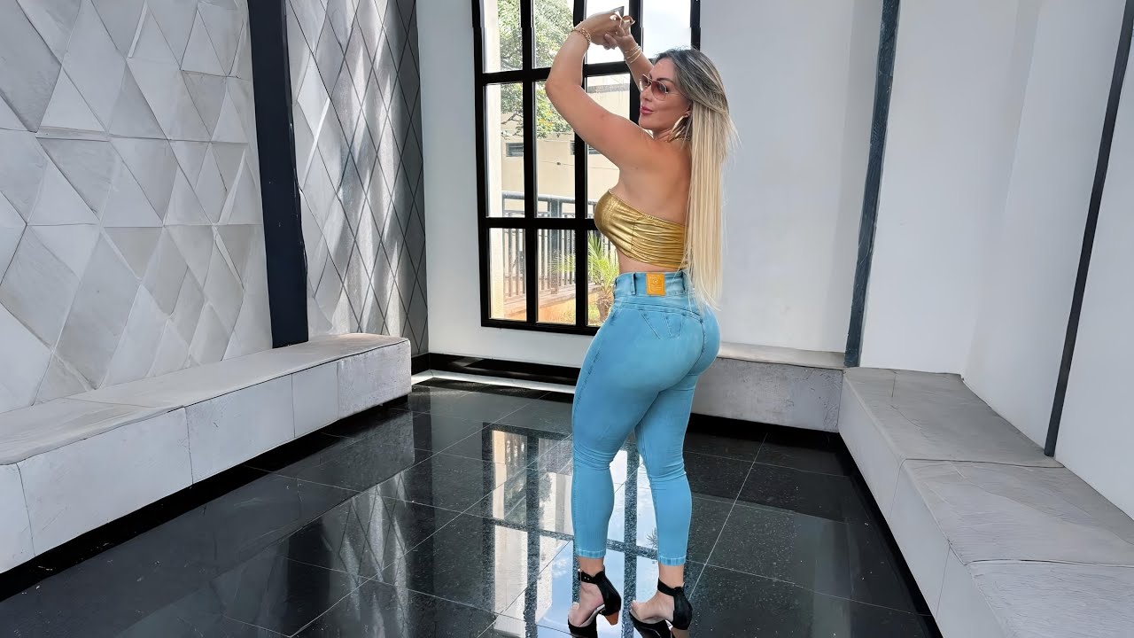 Milene Agostini | Street Style Secrets from the Best Curvy Models - YouTube