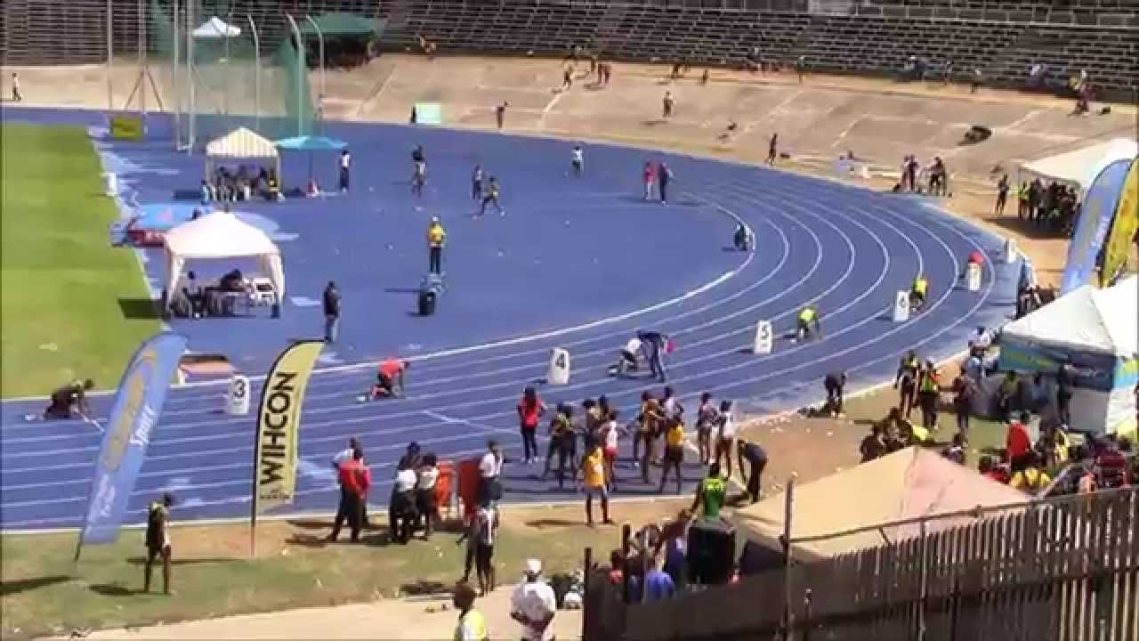 Delano Williams - Queens Grace Jackson 2015 - 400m (Lane 5 - 46.20)