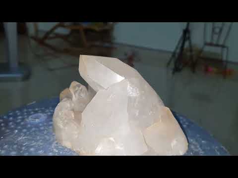 Video Đã gl. Mẫu tinh thể thạch anh trắng nguyên bản tự... - youtube