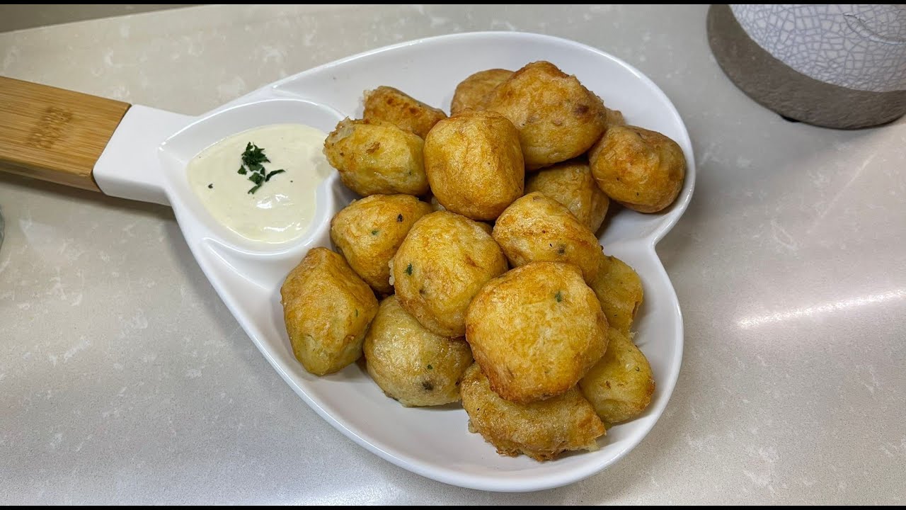 ALBÓNDIGAS DE BACALAO Y PATATA CON SALSA DE YOGURT