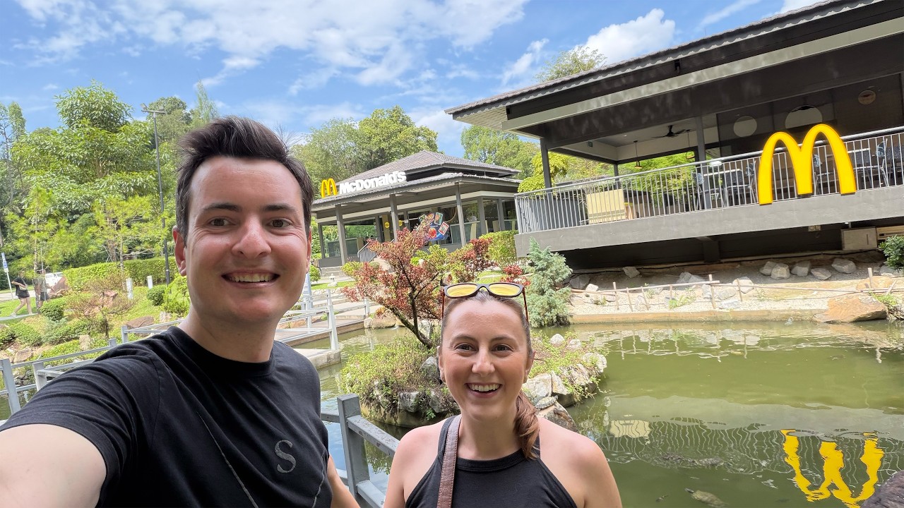 Having Fun in Singapore! - YouTube
