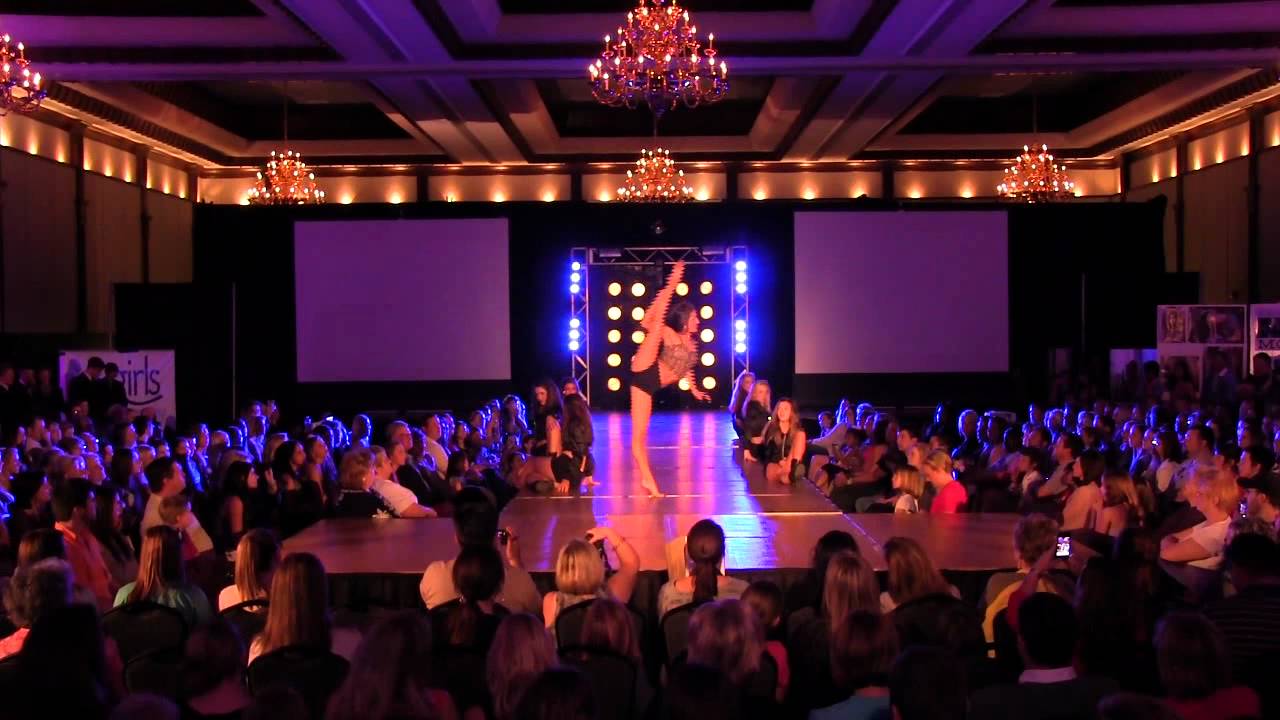 the 2012 3 girls photography lights camera fashion! show teaser!