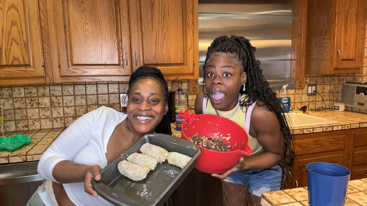 COOK WITH ME AND TAKEEYA | WE’RE COOKING EGGROLLS 🫶🏽