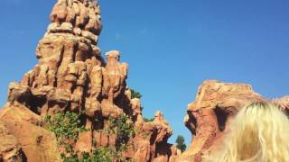 Big Thunder Mountain Disneyland vs DisneyWorld Comparision