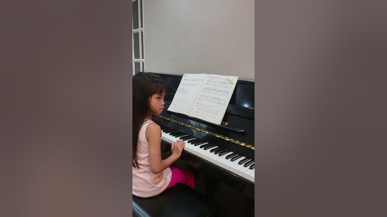 Buzz buzz buzz Yamaha Piano Forte 1