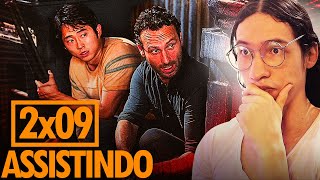 A FUGA DA CIDADE | REVENDO THE WALKING DEAD DO COMEÇO | 2x09 REACT