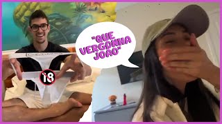 João Avalia As Lingeries Novas Da Ana - Cenas Picantes