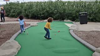 Elijah & Ezekiel Kammerdiener  paying miniature  ⛳️  golf Corpus Christi