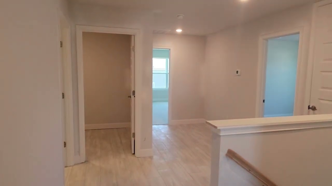 Abbey Glen by Adams Homes (2202 Floor Plan.)