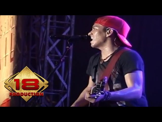 NOAH - Khayalan Tingkat Tinggi (Live Konser Tangerang 2013) class=