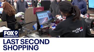 Shoppers scramble for last-minute Thanksgiving dinner essentials