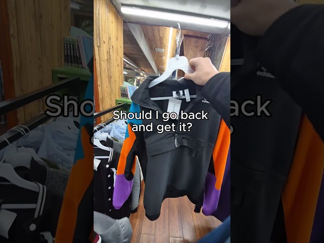Thrifting in Gyeongju #korean #thrifthaul #thrifting #vlog #vlogger #shopping