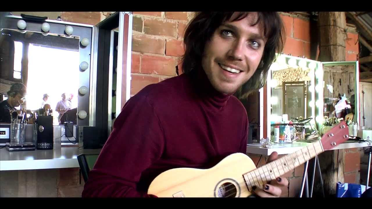 Pop Redemption (Backstage) Julien Doré au Ukulélé en acoustique