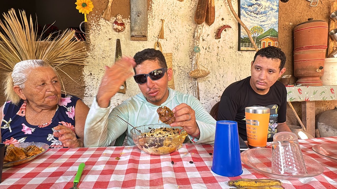 Frango capoeira e ganhamos presentes 🙏🏻gratidão 