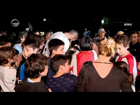 პარიზის ოლიმპიადიდან დაბრუნებულ გენო პეტრიაშვილს მშობლიურ გორში საზეიმო დახვედრა მოუწყვეს