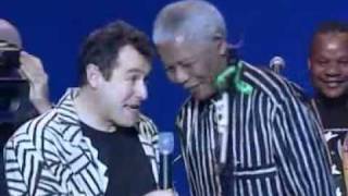 Miniatura de "Johnny Clegg With Nelson Mandela   Asimbonanga   1999 Fran"